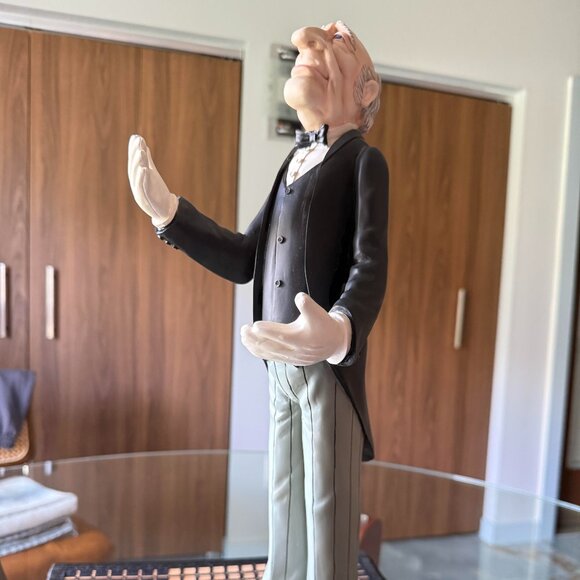 Bombay 18.5" James The Butler Wine Bottle Holder Statue Sculpture Figurine - Picture 11 of 12